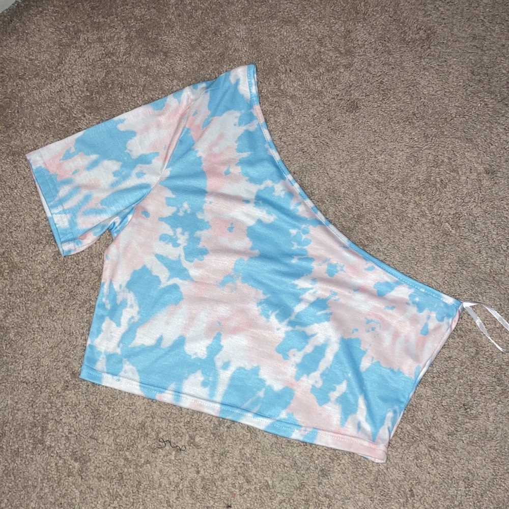 lots of cute tops! small/medium